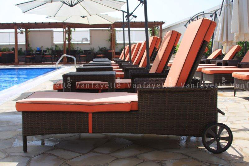 Poolside Essentials – Standard, Stylish, Selectable Backyard Chaise Lounge Bliss: 5 Expert Picks for the Best Backyard Chaise Lounge for Sunning