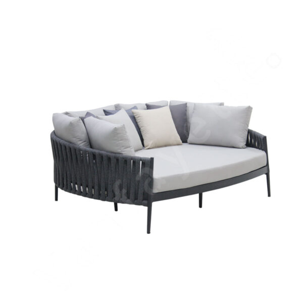 Round Day Bed