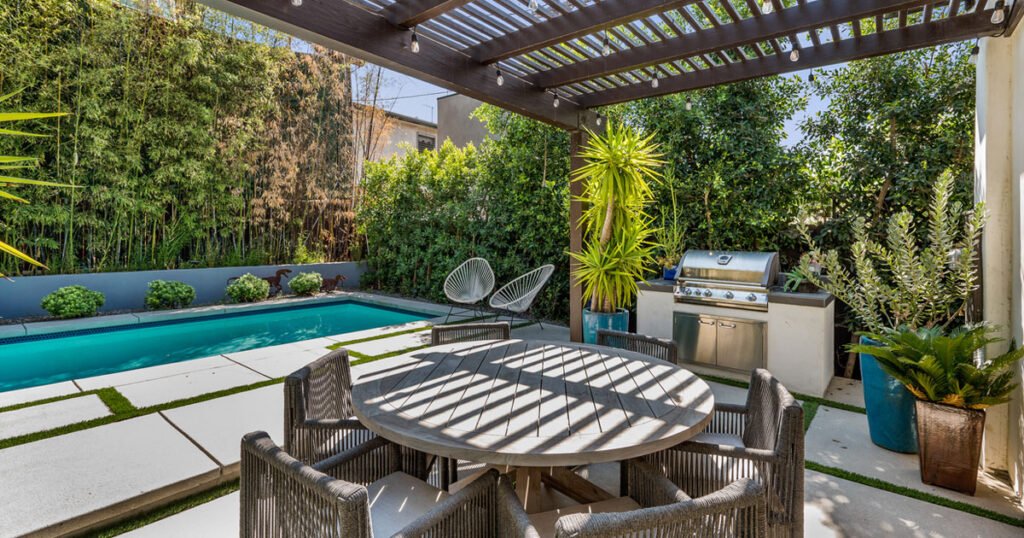 outdoor lounge chairs for home interiors